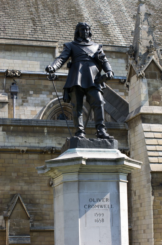 oliver cromwell statue parliament london